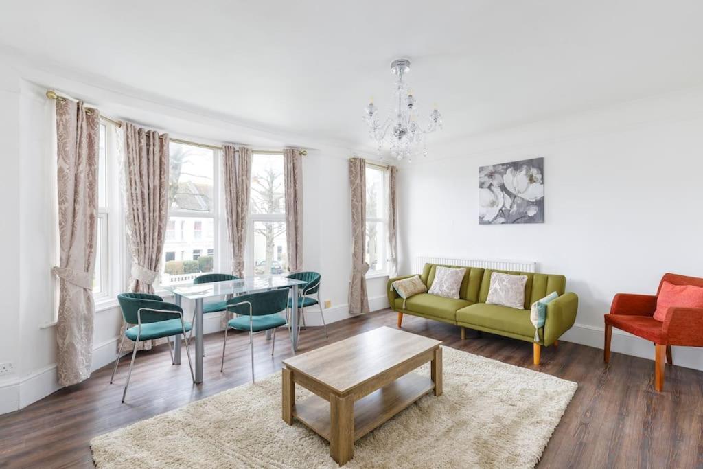 Charming 2 Bedroom Flat In Central Hove With Free Parking Exterior foto